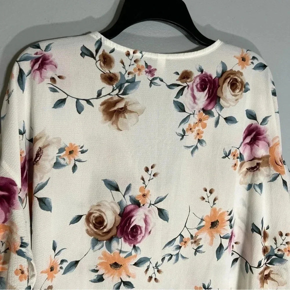 Emerald Blouse Ruffle Sleeve 1X Plum, Peach, Brown Floral On Cream Ivory SNAG! - Picture 3 of 5